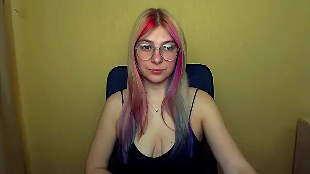 Snapshot of Luna_Lush_ chatting on 03/20/25, 09:04 Luna Lush online show from 03/20/25, 09:04