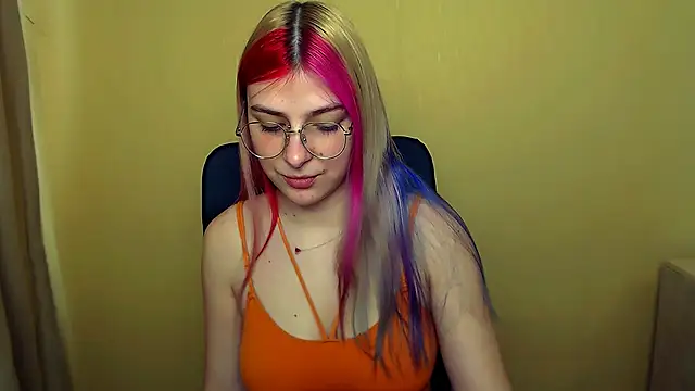 Snapshot of Luna_Lush_ chatting on 03/06/25, 11:03 Luna Lush online show from 03/06/25, 11:03