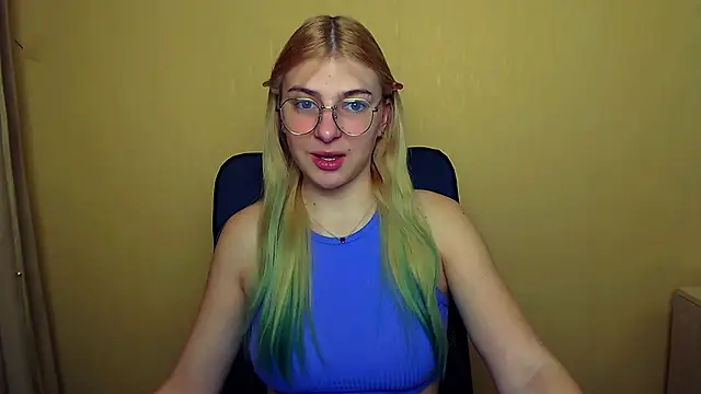 Snapshot of Luna_Lush_ chatting on 01/31/25, 08:32 Luna Lush online show from 01/31/25, 08:32