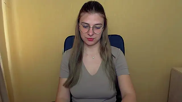 Snapshot of Luna_Lush_ chatting on 09/26/25, 12:56 Luna Lush online show from 09/26/25, 12:56