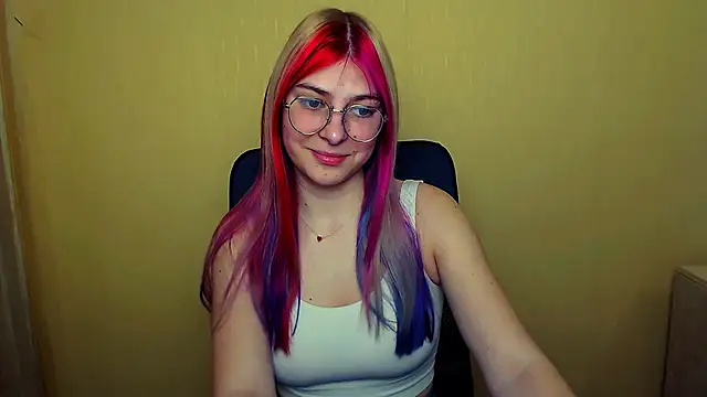 Snapshot of Luna_Lush_ chatting on 02/21/25, 09:13 Luna Lush online show from 02/21/25, 09:13