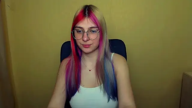 Snapshot of Luna_Lush_ chatting on 03/17/25, 09:01 Luna Lush online show from 03/17/25, 09:01