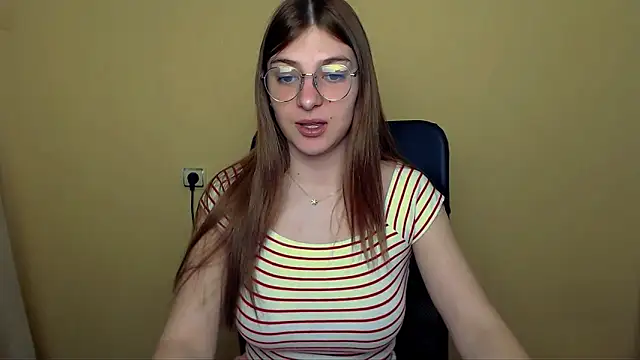 Luna Lush  online show from 04/17/26, 09:23