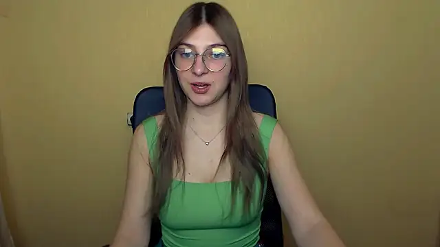 Luna Lush  online show from 11/18/25, 11:13