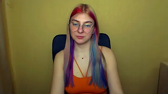 Snapshot of Luna_Lush_ chatting on 03/19/25, 08:45 Luna Lush online show from 03/19/25, 08:45