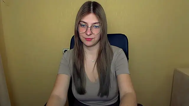 Snapshot of Luna_Lush_ chatting on 10/11/25, 08:48 Luna Lush online show from 10/11/25, 08:48