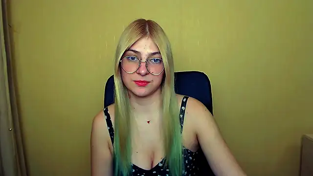 Snapshot of Luna_Lush_ chatting on 01/24/25, 11:48 Luna Lush online show from 01/24/25, 11:48