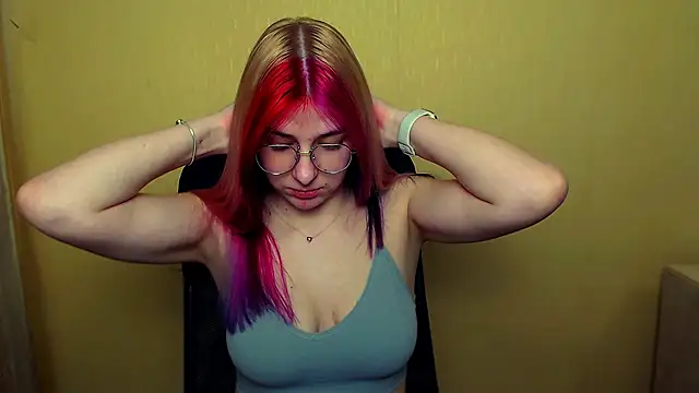 Snapshot of Luna_Lush_ chatting on 02/15/25, 12:11 Luna Lush online show from 02/15/25, 12:11