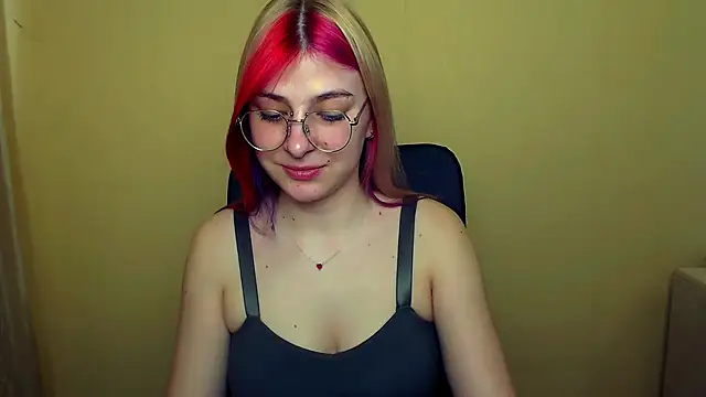 Snapshot of Luna_Lush_ chatting on 02/28/25, 11:03 Luna Lush online show from 02/28/25, 11:03