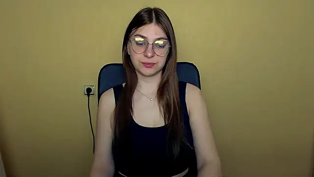 Luna Lush  online show from 04/23/26, 07:37