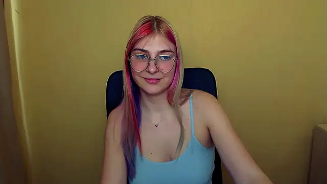 Snapshot of Luna_Lush_ chatting on 03/21/25, 12:39 Luna Lush online show from 03/21/25, 12:39