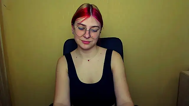 Snapshot of Luna_Lush_ chatting on 02/27/25, 09:18 Luna Lush online show from 02/27/25, 09:18