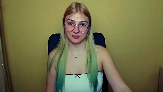 Snapshot of Luna_Lush_ chatting on 01/21/25, 11:35 Luna Lush online show from 01/21/25, 11:35