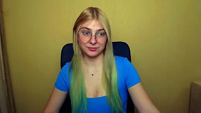 Snapshot of Luna_Lush_ chatting on 01/25/25, 11:34 Luna Lush online show from 01/25/25, 11:34