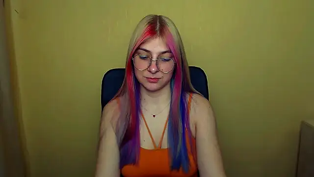 Snapshot of Luna_Lush_ chatting on 03/19/25, 11:50 Luna Lush online show from 03/19/25, 11:50