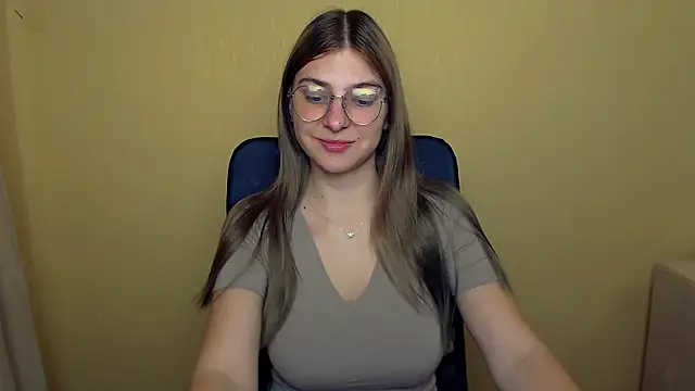 Snapshot of Luna_Lush_ chatting on 09/17/25, 10:06 Luna Lush online show from 09/17/25, 10:06