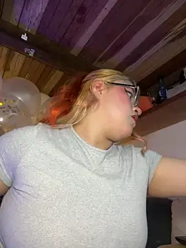 SophiaWeestt99 online show from 03/13/26, 04:28