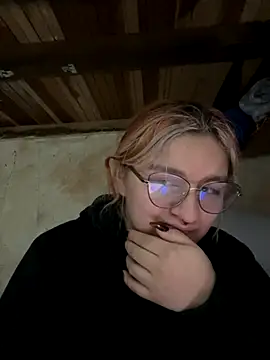 SophiaWeestt99 online show from 10/20/25, 04:47