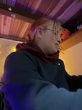 SophiaWeestt99 online show from 02/05/26, 04:08