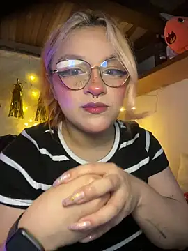 SophiaWeestt99 online show from 04/07/26, 03:52