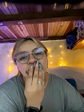 SophiaWeestt99 online show from 10/08/25, 04:03