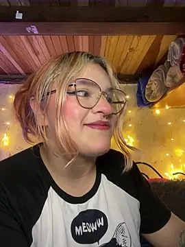 SophiaWeestt99 online show from 01/18/26, 05:22