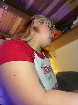 SophiaWeestt99 online show from 02/25/26, 04:01