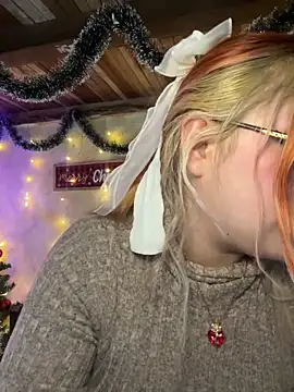 SophiaWeestt99 online show from 12/17/25, 05:56