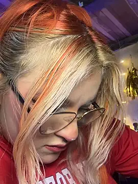Snapshot of SophiaWeestt99 chatting on 04/23/26, 04:41 SophiaWeestt99 online show from 04/23/26, 04:41