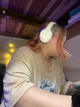 SophiaWeestt99 online show from 02/09/26, 05:16