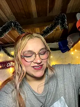 SophiaWeestt99 online show from 12/20/25, 05:10