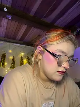 SophiaWeestt99 online show from 04/15/26, 04:29