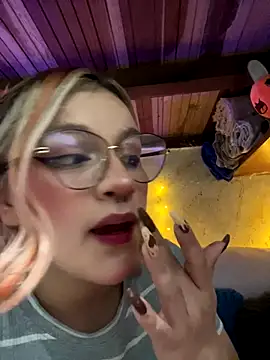 SophiaWeestt99 online show from 11/28/25, 03:07