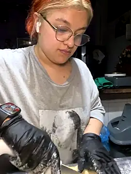 SophiaWeestt99 online show from 12/19/25, 03:54