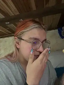 SophiaWeestt99 online show from 09/29/25, 01:45