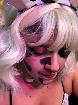 SophiaWeestt99 online show from 10/31/25, 02:41