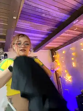 SophiaWeestt99 online show from 11/12/25, 02:04