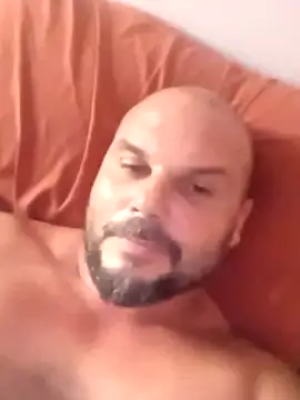 Snapshot of Javierchico chatting on 06/17/26, 09:41 Javierchico online show from 06/17/26, 09:41