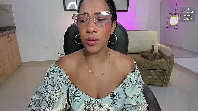 Snapshot of Shantaall_ chatting on 06/12/26, 10:46 Shantaall online show from 06/12/26, 10:46