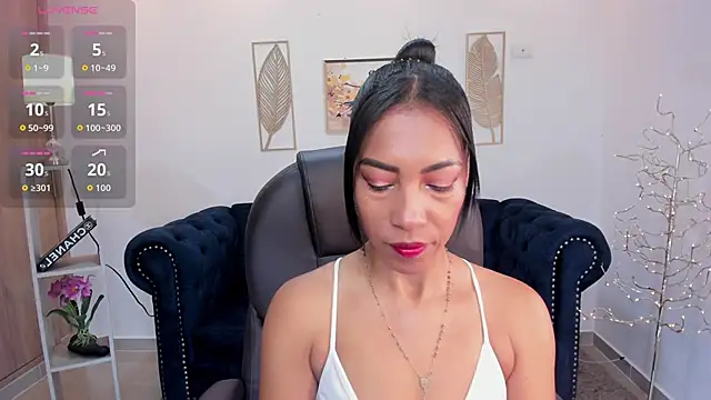 Snapshot of Shantaall_ chatting on 10/15/25, 03:09 Shantaall online show from 10/15/25, 03:09