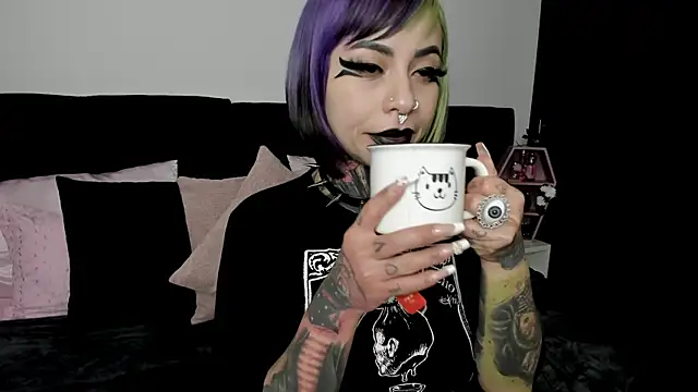 Snapshot of NikkiRamone chatting on 02/15/25, 05:09 NikkiRamone online show from 02/15/25, 05:09