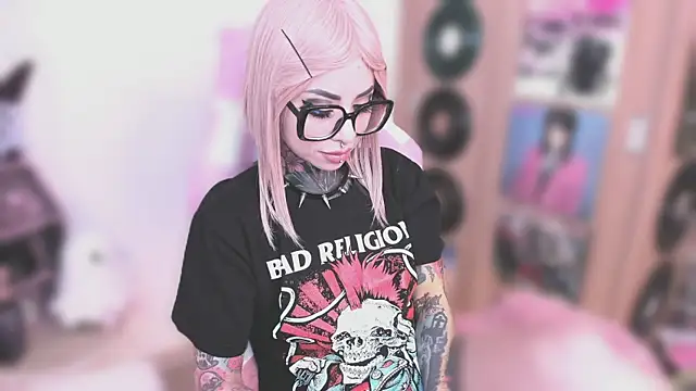 NikkiRamone online show from 01/07/26, 11:37