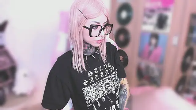 NikkiRamone online show from 01/09/26, 11:28