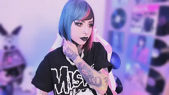 NikkiRamone online show from 11/10/25, 10:26