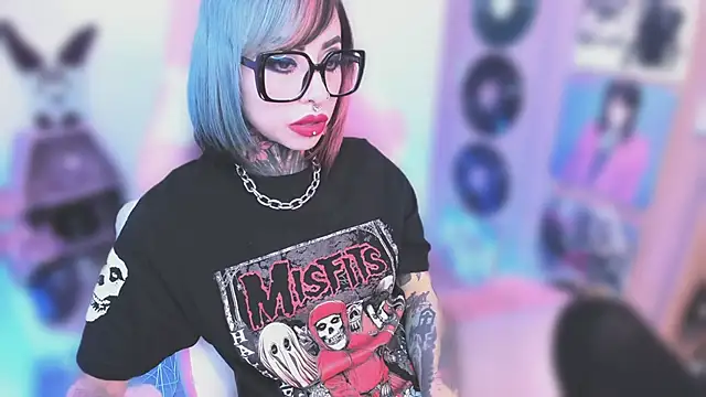 NikkiRamone online show from 12/03/25, 09:03