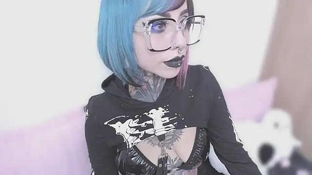 Snapshot of NikkiRamone chatting on 09/30/25, 11:44 NikkiRamone online show from 09/30/25, 11:44