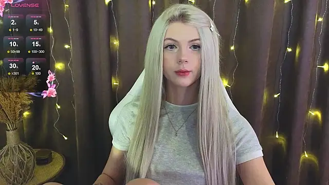Snapshot of barbieee_b chatting on 09/29/25, 08:32 barbieee b online show from 09/29/25, 08:32