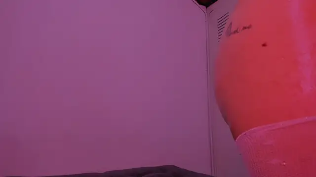 Miiafoxxx online show from 09/25/25, 02:17