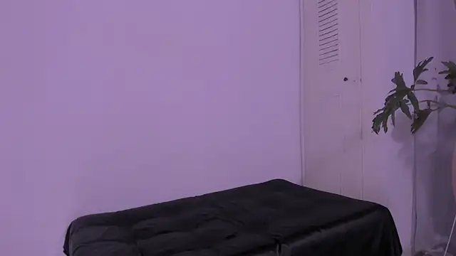 Miiafoxxx online show from 10/18/25, 02:35