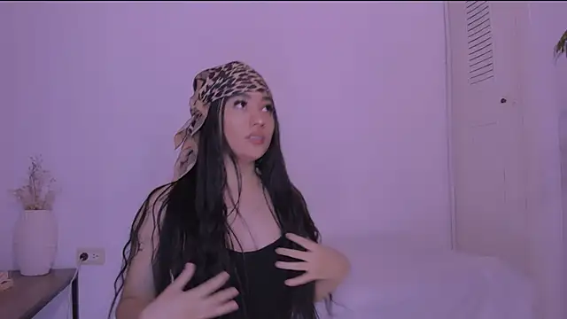 Miiafoxxx online show from 09/28/25, 02:29